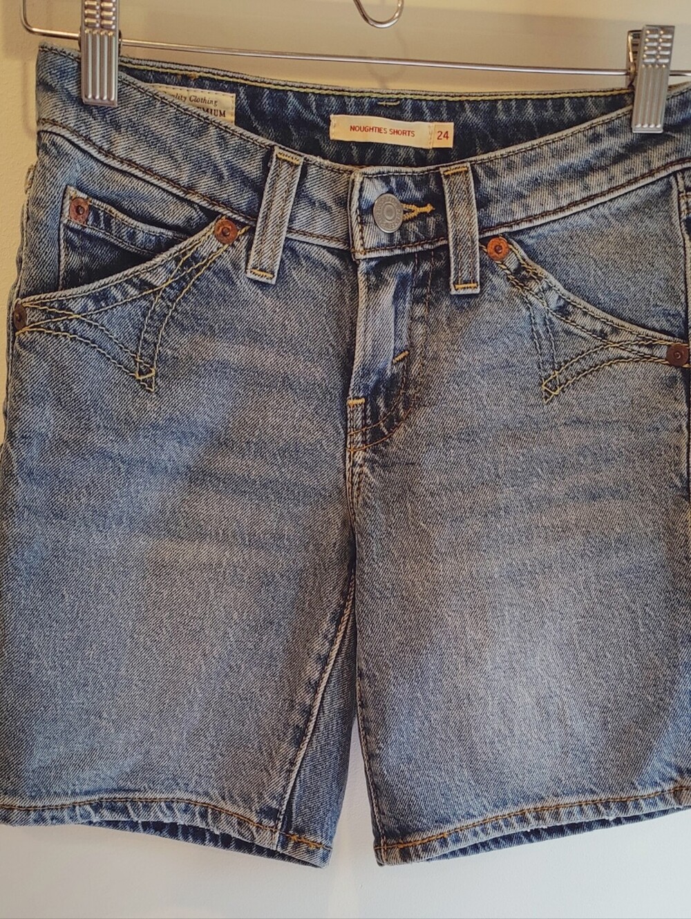 Levis Noughties Blue Denim Women’s Shorts 24 Waist